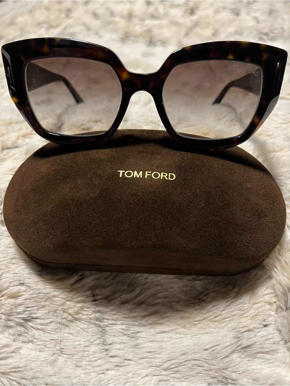 Tom Ford Saltzman Tortoiseshell Cat-Eye Sunglasses with Brown Gradient Lenses
